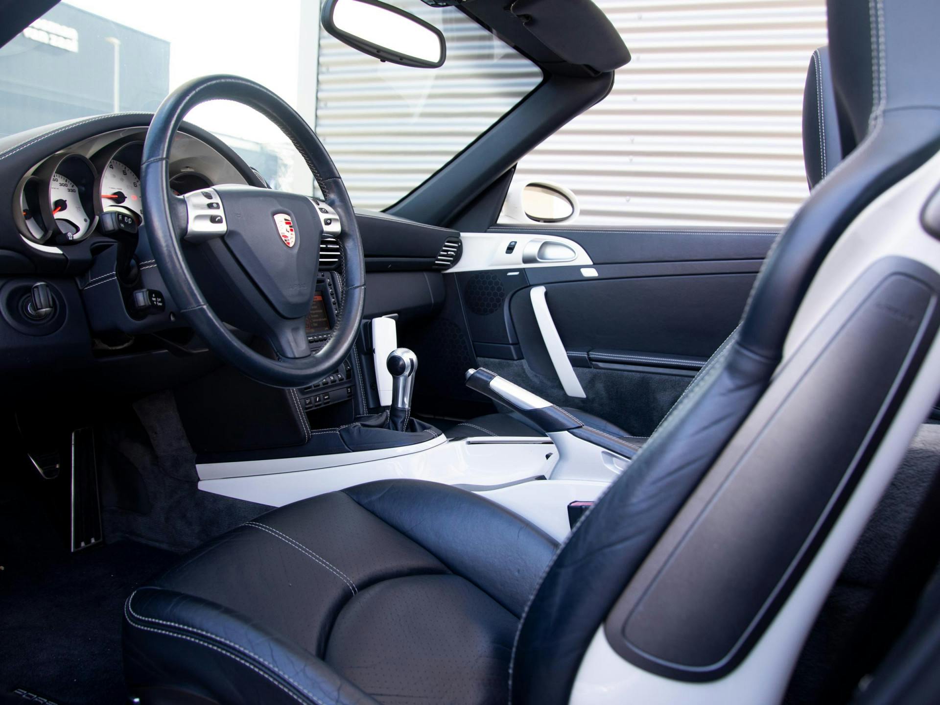 Porsche 911 Cabrio 3.8 Carrera 4S | Keramisch remsysteem | X51 | Sport-Chrono | Sport Uitlaat |